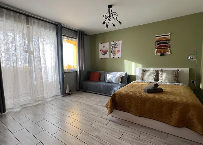 Roztocka Studio, Free Parking, Ac, 1 Tram To The City & National Stadion